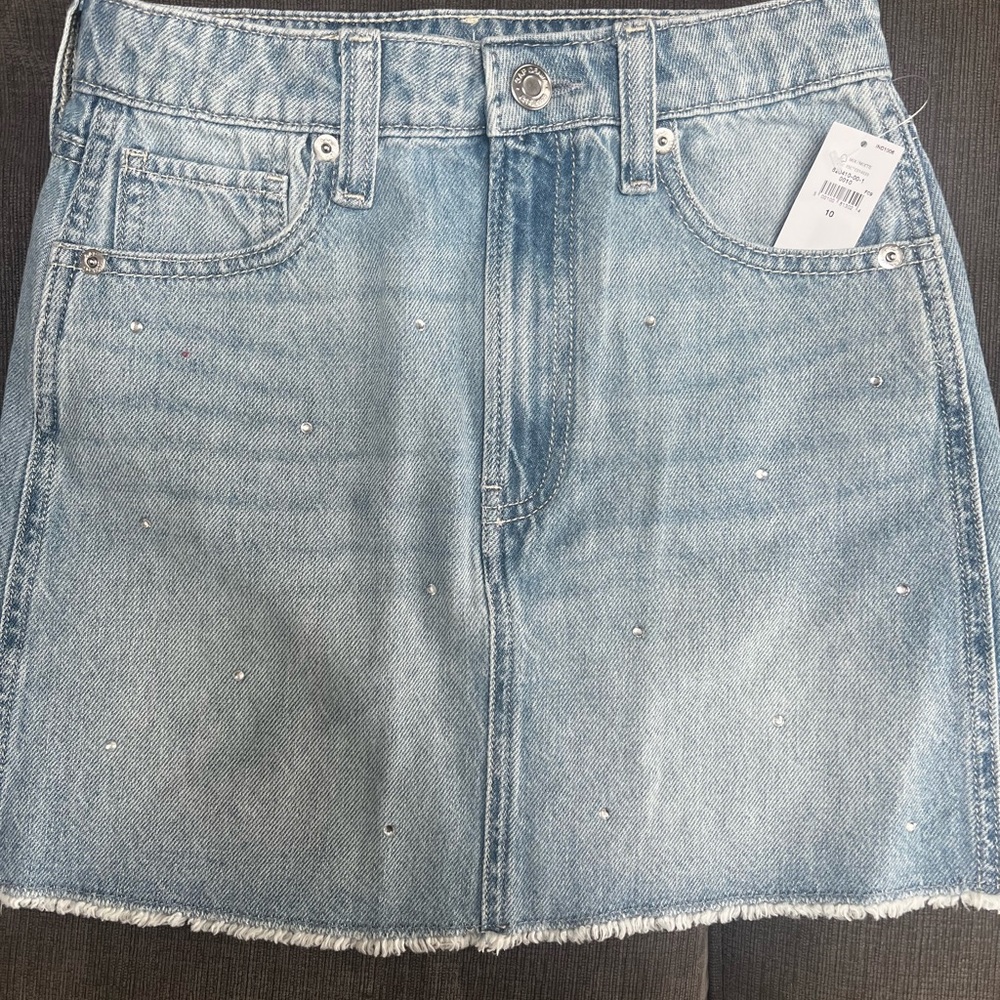 Girls GAP Jean skirt with sparkles.